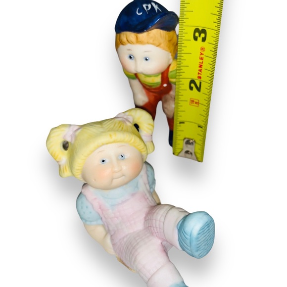 1984 Cabbage Patch Kids Porcelain figurines 
4 Figurines. 2 boys & 2 girls. - Picture 8 of 11